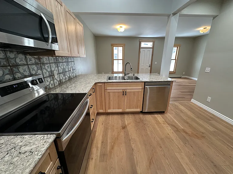 902 Rose St — Photo 7