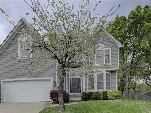 8043 W 122nd Ter, Overland Park, KS 66213