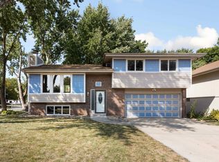 15944 Martha Cir, Omaha, NE 68130