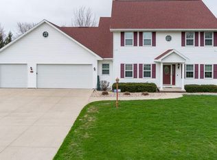 N2355 Joan St, Greenville, WI 54942