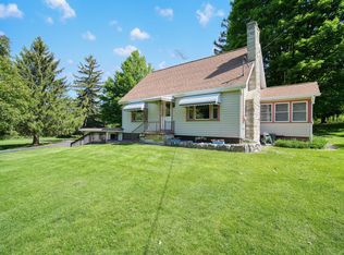 2460 E Bacon Rd, Hillsdale, MI 49242