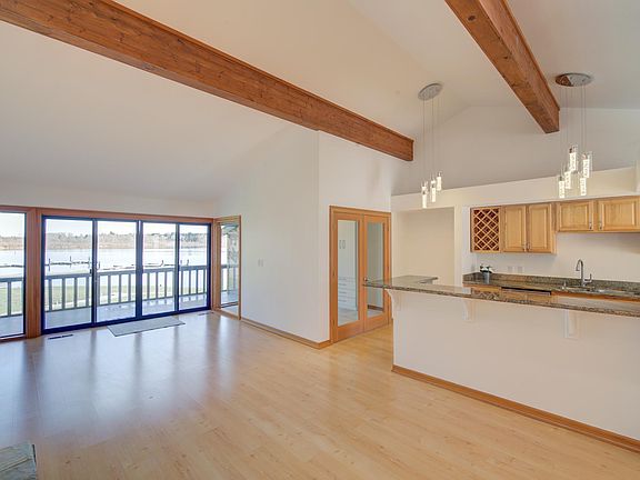4th image of 17422 NE 40th Pl #B5