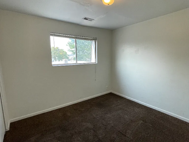 4371 / 4365 S Fairbourne Ave — Photo 9