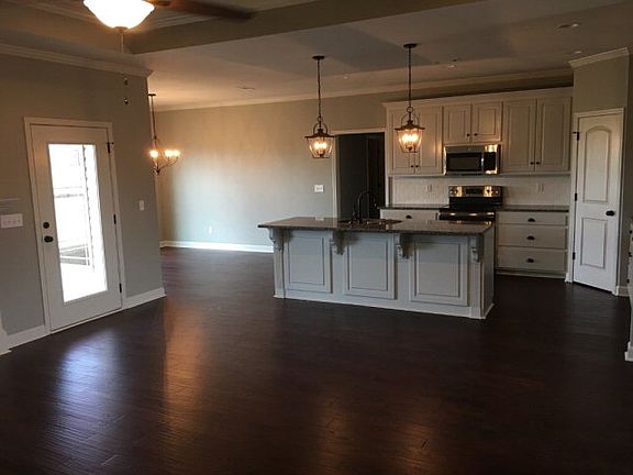 4th image of 315 Ponderosa Dr