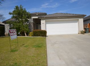 402 Windsor Park Dr, Bakersfield, CA