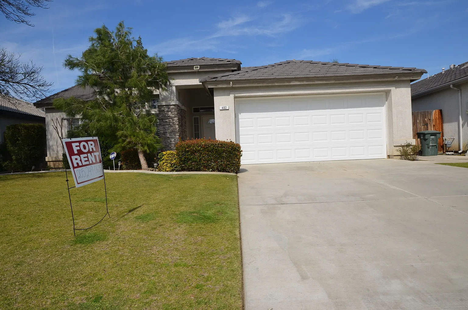 402 Windsor Park Dr photo 1