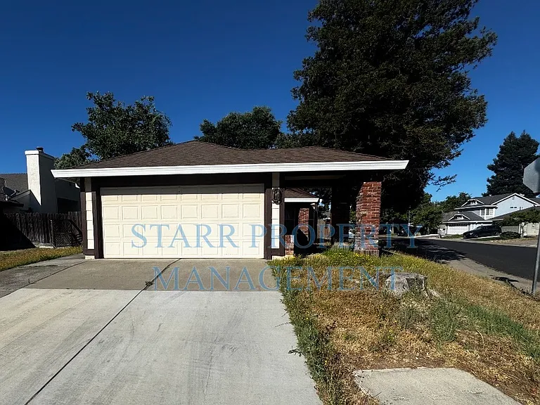 9421 Soaring Oaks Dr — Photo 1