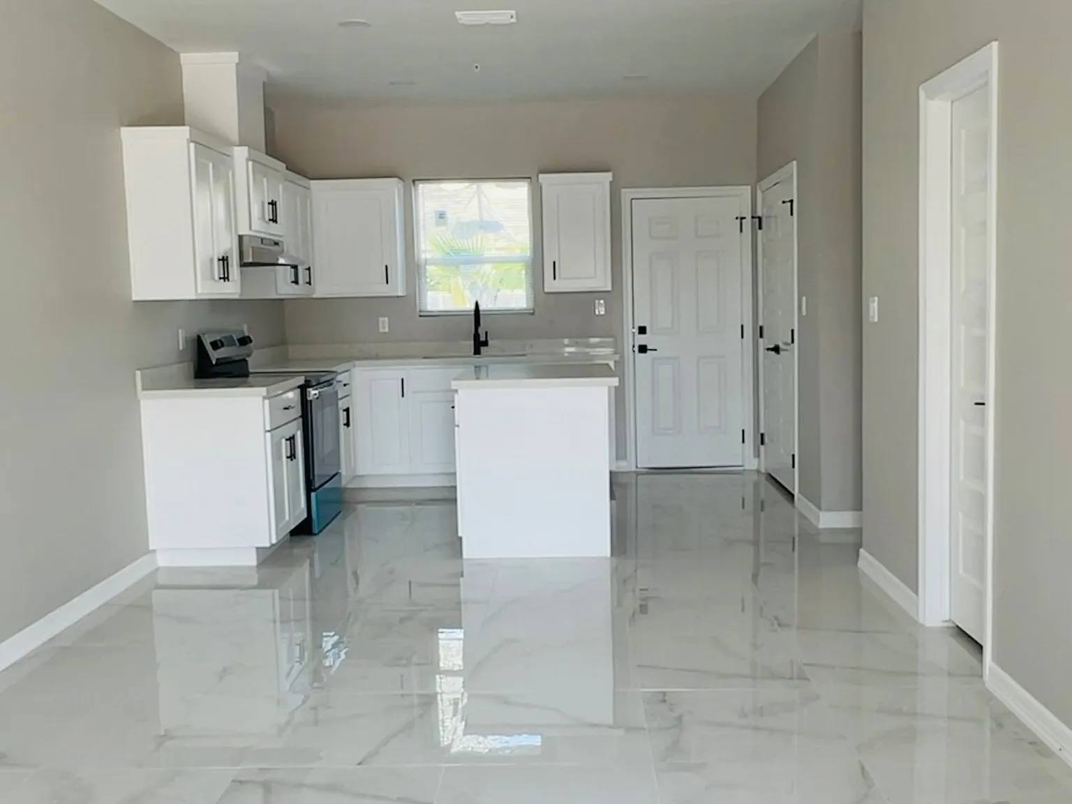 2 bed, 2.5 bath, 1114 sqft, $1,150 — Photo 4