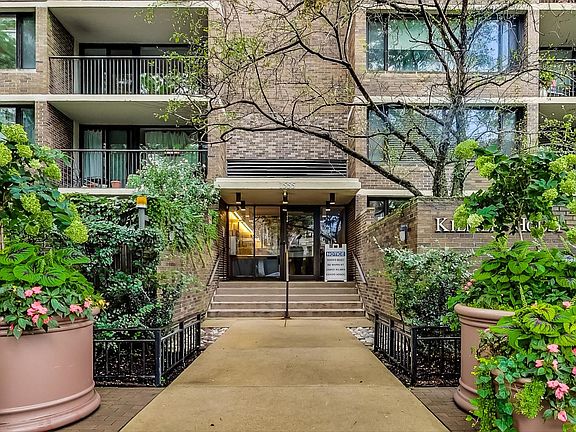 5th image of 1555 N Sandburg Ter APT 611K