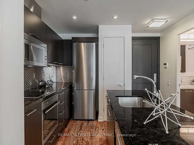 90 Park Lawn Rd #2502 — Photo 3