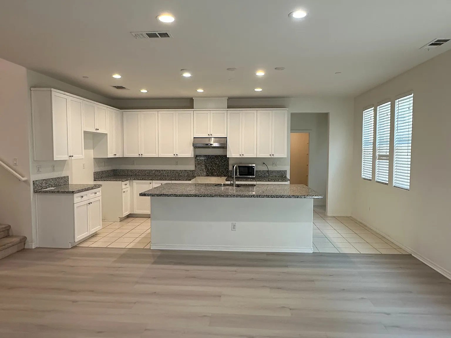 4 bed, 2222 sqft, $3,800 — Photo 3