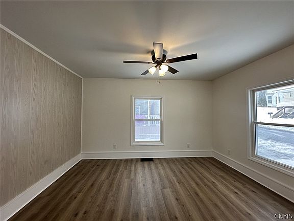 5th image of 9 Spring St