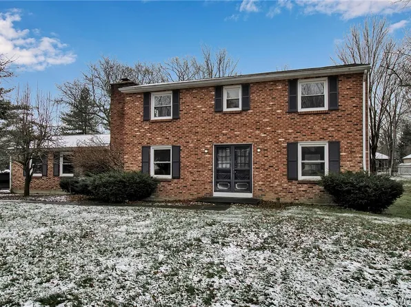 33 Candy Ln, Orchard Park, NY 14127