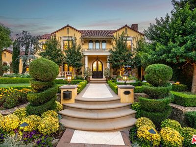 820 E Grinnell Dr, Burbank, CA, 91501