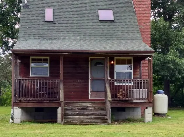 710 Roanoke Dr, Halifax, NC 27839