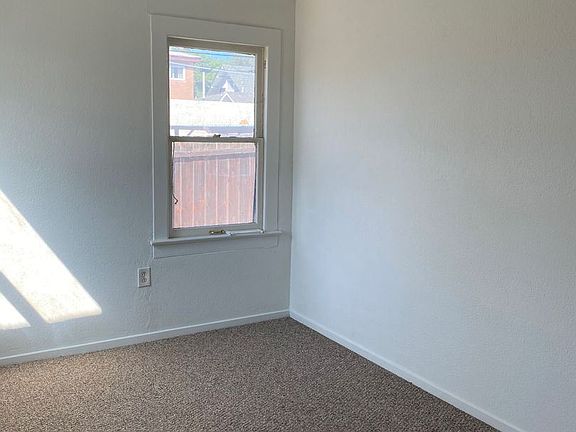 5th image of 4378 Hamilton St