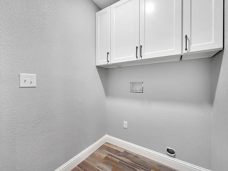 153 Badger St — Photo 16
