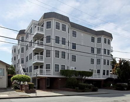 1st image of 512 Walnut St #406