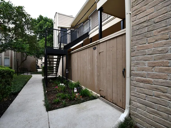 720 Bering Dr #169, Houston, TX 77057