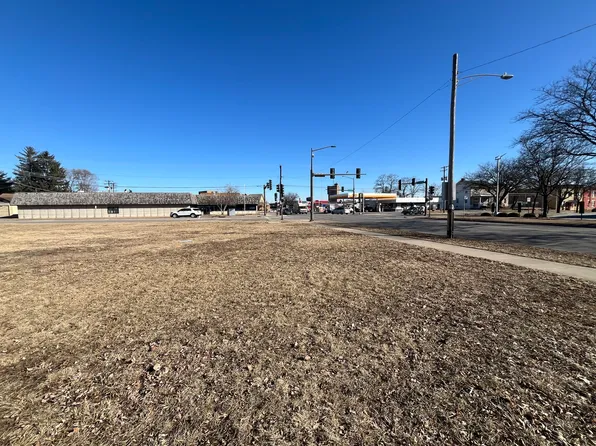 359 W Galena Blvd, Aurora, IL 60506