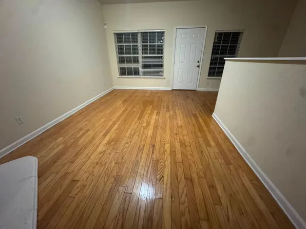 213 Brookview Dr, Riverdale, GA 30274
