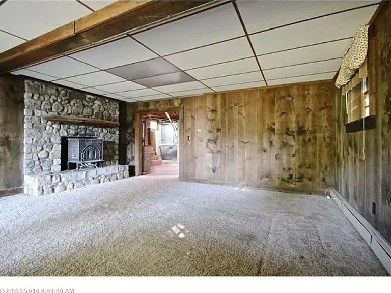 40 Claman Dr — Photo 17