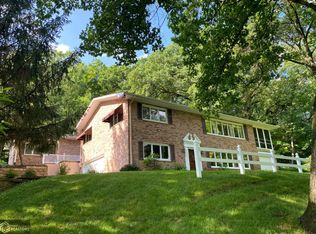 11221 Starrs Cave Park Rd, Burlington, IA 52601