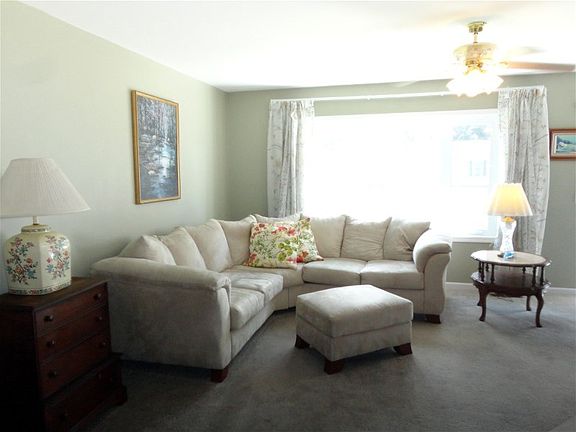 2nd image of 104 Pebble Dr