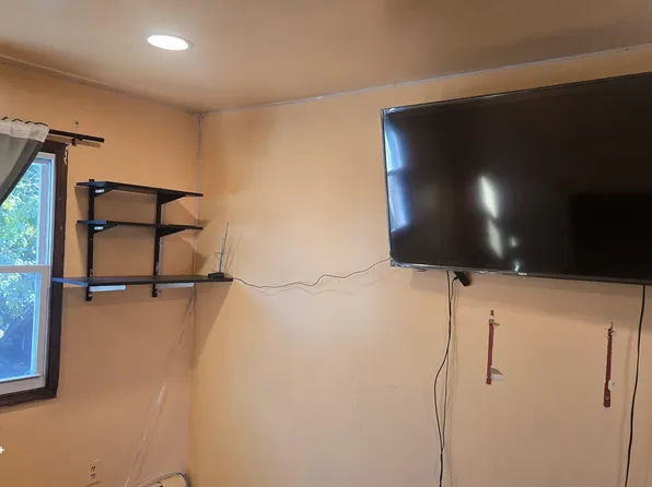 1723 41st Street image 6 of 11