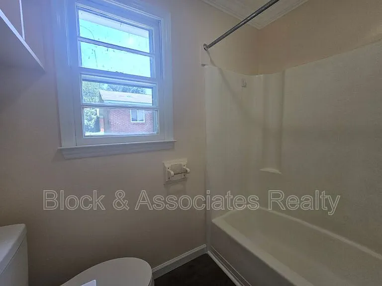 1031 Pegram Ave #B — Photo 9