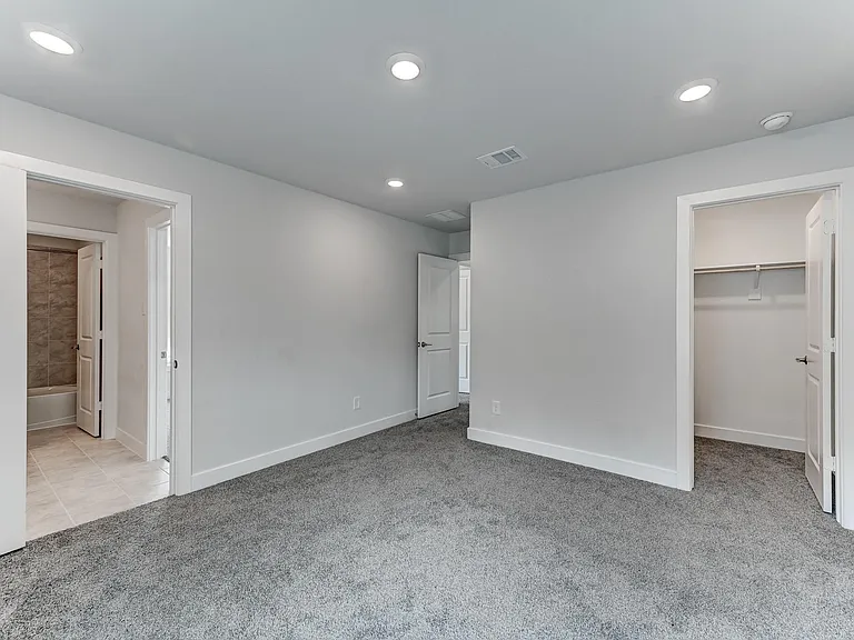 9522 Rialto Creek Dr — Photo 36