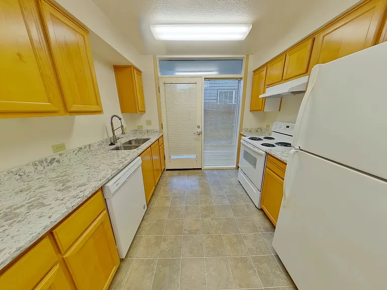 Hays Apartments — Photo 26