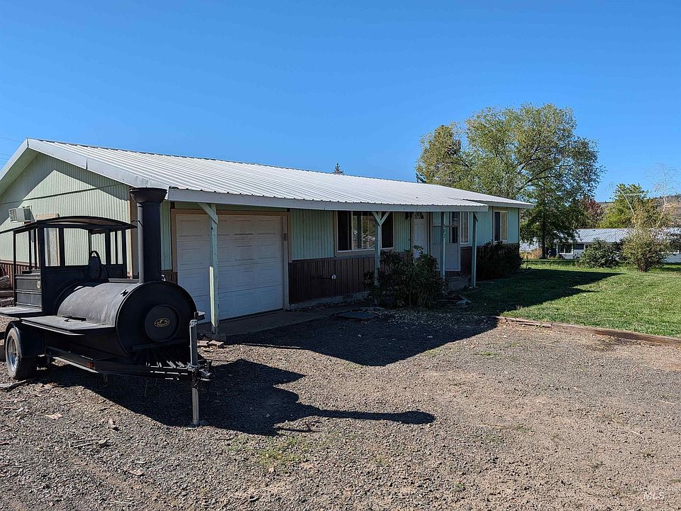 1st image of 802 E Lucille Ave