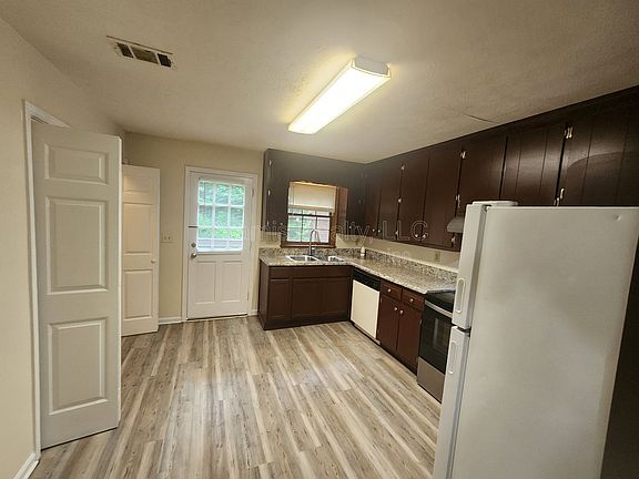5th image of 2101 Wexford Dr #A-1