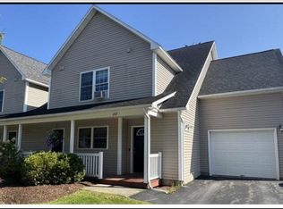 207 Farmall Dr, Hinesburg, VT 05461