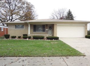31010 Moceri Cir, Warren, MI