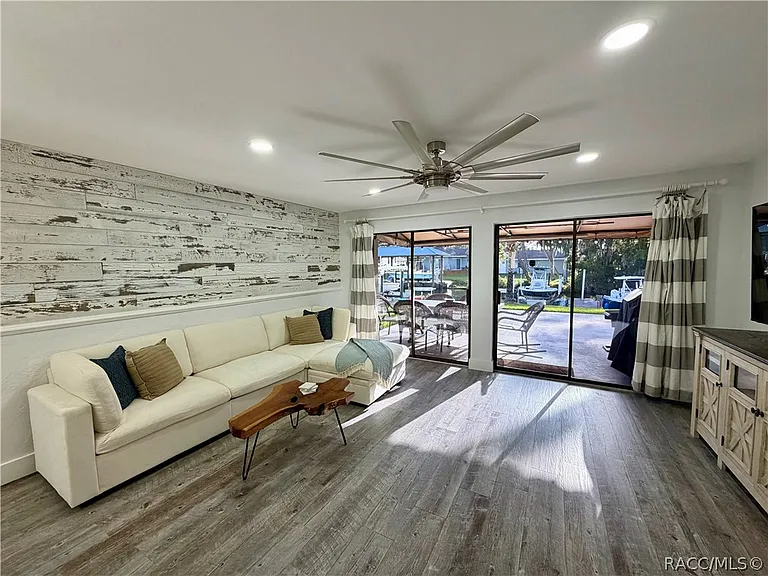 65 Beach Ln #A — Photo 22