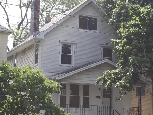 2394 Summit St, Columbus, OH 43202