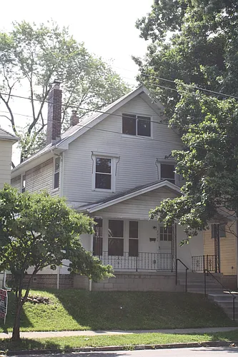 2394 Summit St Photo 1