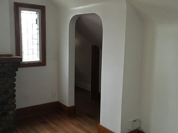 4th image of 507 Curry Ave APT 2