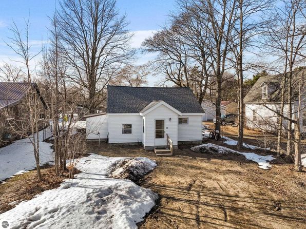 314 S Coral St, Kalkaska, MI 49646
