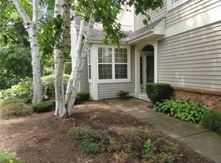 250 Stonegate Dr, Erie, PA 16505