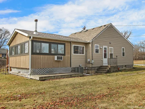 26199 W Heart O Lakes Blvd, Antioch, IL 60002