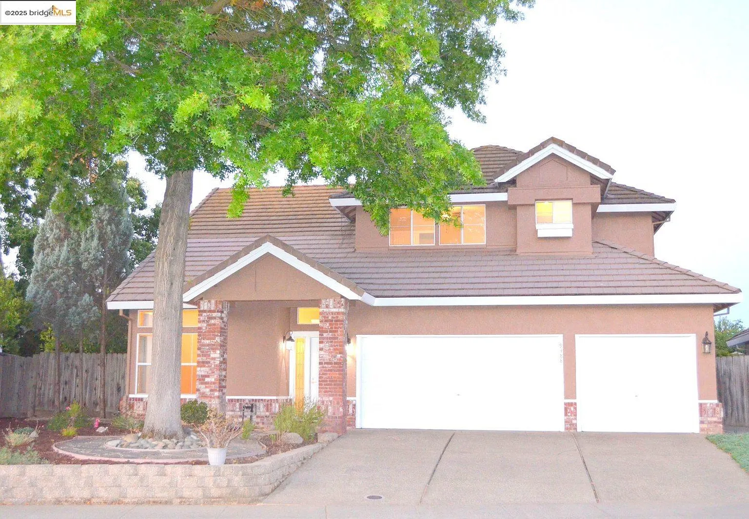 9488 Lockeridge Way photo 1