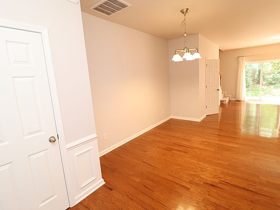4th image of 7122 Racine Way