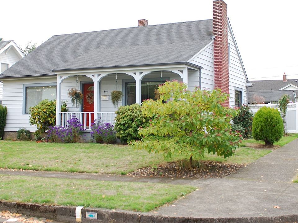 front view from 32nd Street