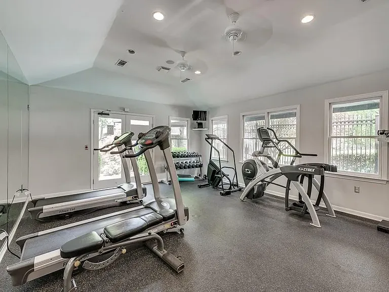 1400 Summit North Dr NE — Photo 22
