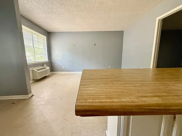3022-3024 Bernice Dr — Photo 3