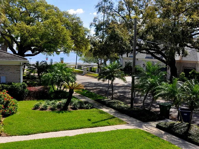 2905 W Bay Court Ave — Photo 5