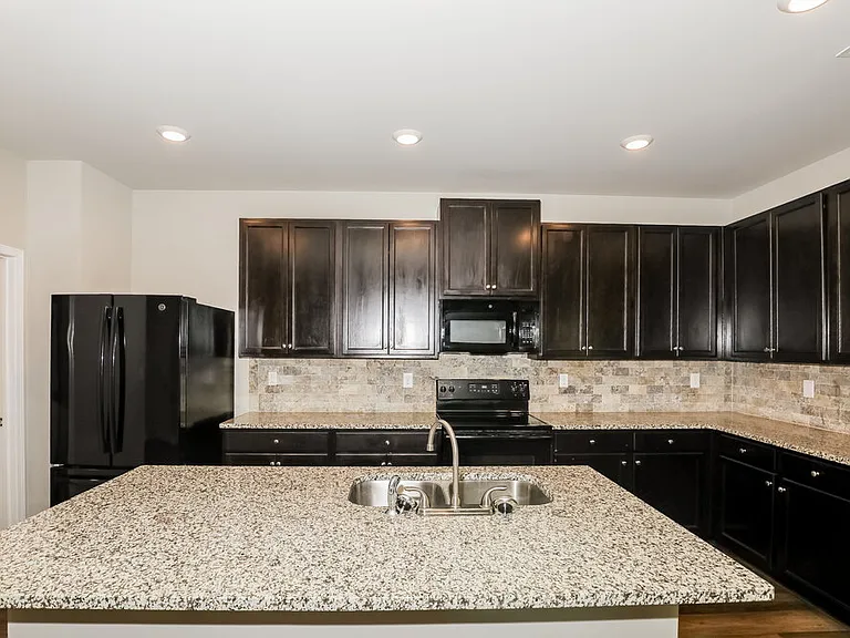 12222 Shelby Ct — Photo 7